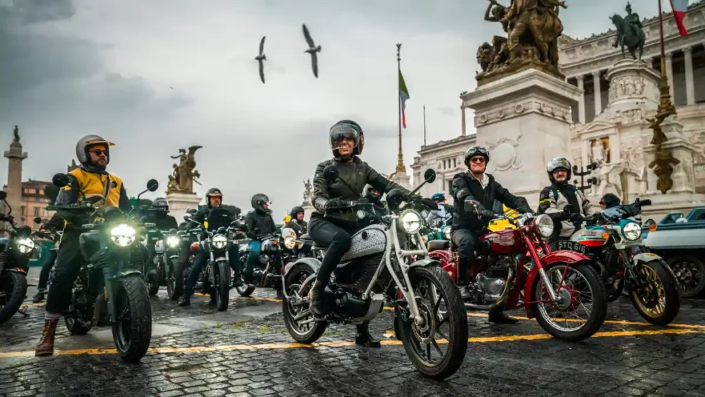 Royal Enfield Flying Flea C6 at the start line