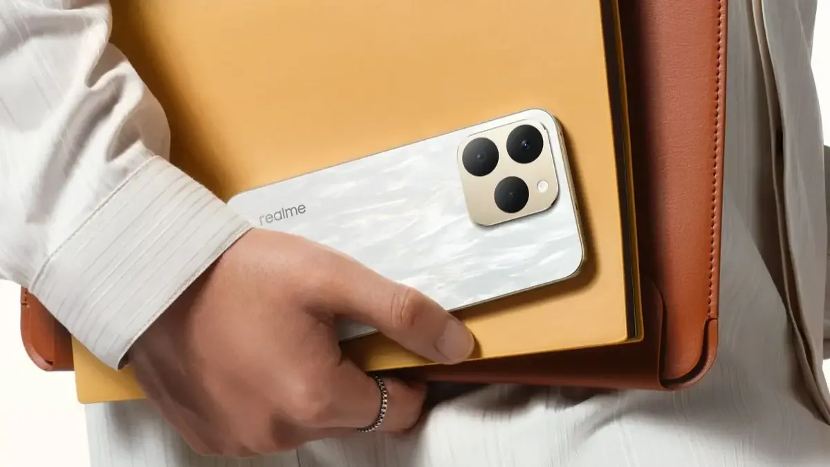 Realme 16T